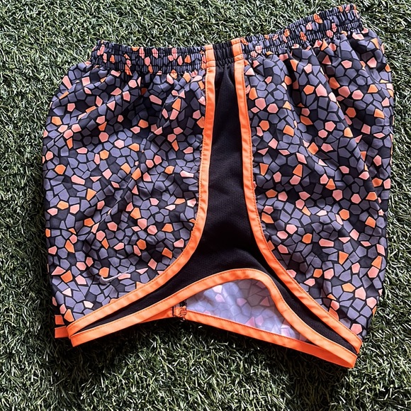 Nike shorts - Picture 4 of 6